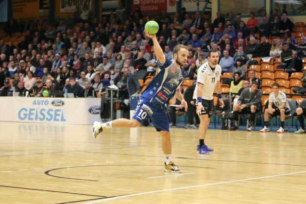 Vincent Sohmann 7-Meter Vincent Sohmann beim 7-Meter-Wurf