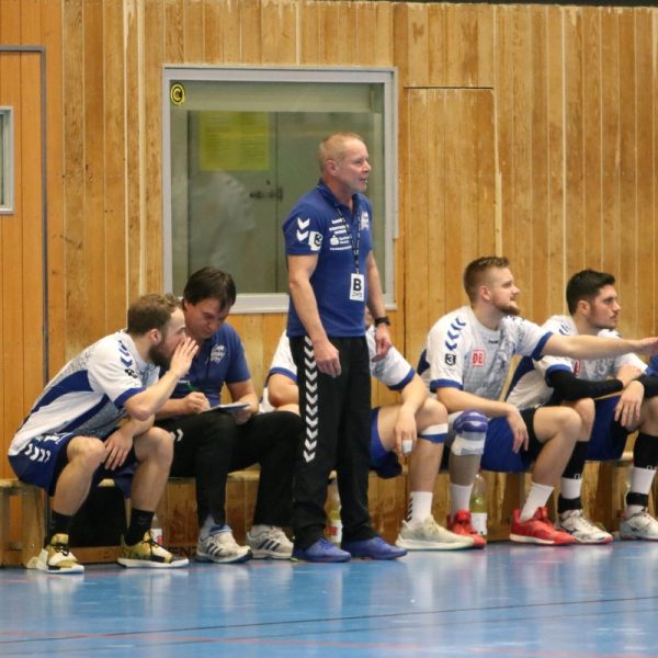 Uwe Jungandreas an der Seitenlinie in der Saison 2019/20