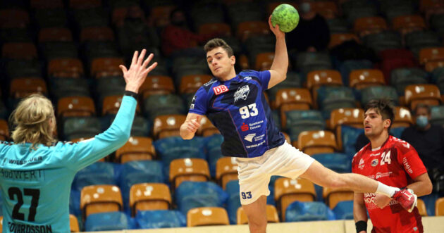 zahradnicek-bietigheim-page-1220 Jan Zahradnicek beim Wurf gegen die SG BBM Bietigheim