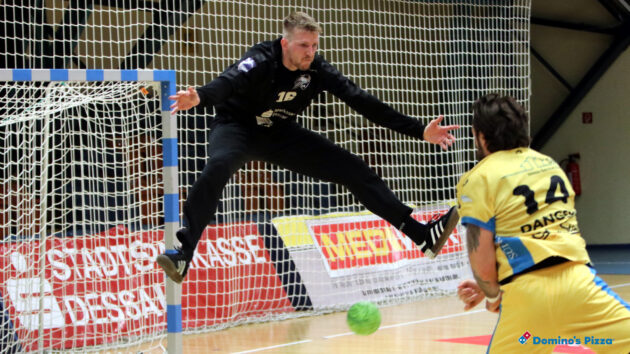 philip-ambrosius-page-0321 Philip Ambrosius im Spiel gegen die HSG Konstanz