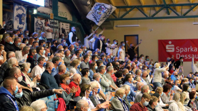 zuschauer-page-0621 Zuschauer in der Anhalt-Arena Saison 2020/21