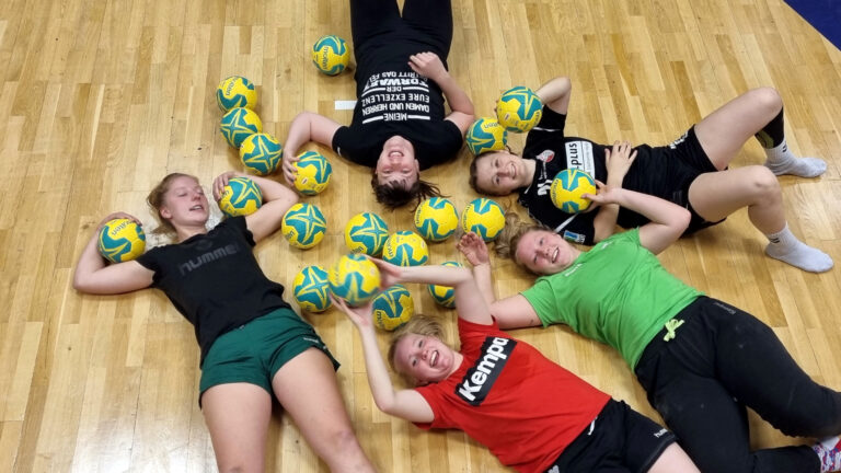 neue Molten Bälle September 2021