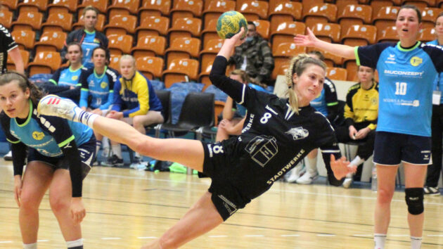 damen-jena-1121 Sandra Hildebrandt im Spiel gegen den HBV Jena 90 Saison 2021-22