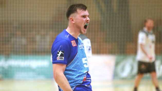 Timo Löser im Spiel gegen HC Elbflorenz Dresden im Dezember 2021