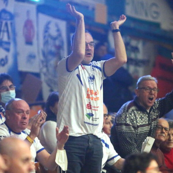 DRHV-Fans beim Spiel gegen den HC Elbflorenz Dresden