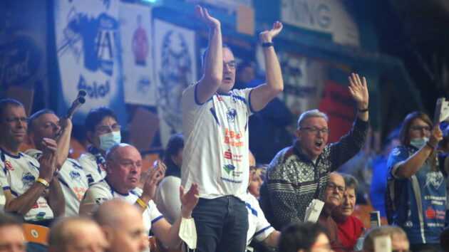 fans-dresden-0322 DRHV-Fans beim Spiel gegen den HC Elbflorenz Dresden