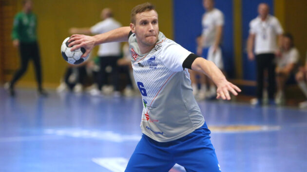 Jakub Hrstka im Spiel gegen den EHV Aue Saison 2021/22