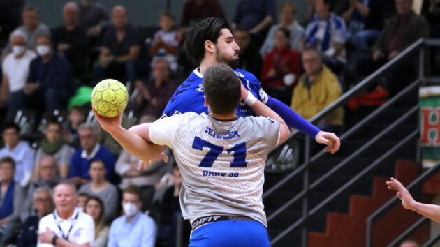 seidler-savvas-großwallstadt-0422 Oliver Seidler gegen Savvas Savvas in der Saison 2021/22