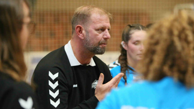 Trainergespann DRHV – Damen Christian Peschek in der Saison 2022/2023 bei den Mini - Wölfen