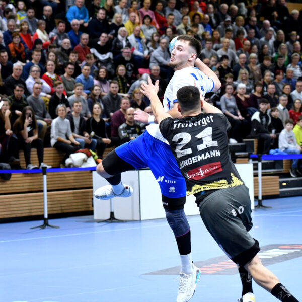 Timo Löser im Spiel gegen den HC Elbflorenz Dresden Saison 2022/23