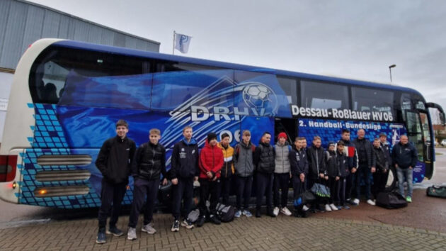 spielbericht-c-männlich-0223 C-Jugend männlich vor der Abfahrt mit dem neuen DRHV-Bus Saison 2022/23