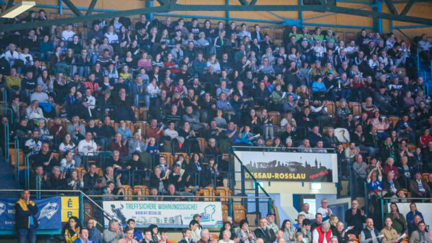 merz-block-lübeck-0323 Merz Familien- und Vereinsblock gegen den VfL Lübeck-Schwartau Saison 2022/23