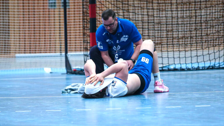 Tillman Leu verletzte sich im Spiel bei den Wölfen Würzburg schwer Saison 2022/23