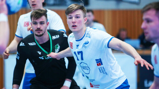 Luka Baumgart im Abwehrkampf gegen die Wölfe Würzburg Bild von Luka Baumgart im Abwehrkampf gegen die Wölfe Würzburg