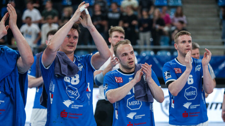 spielbericht-bietigheim-0523 Die DRHV-Spieler nach der Niederlage bei der SG BBM Bietigheim Saison 2022/23