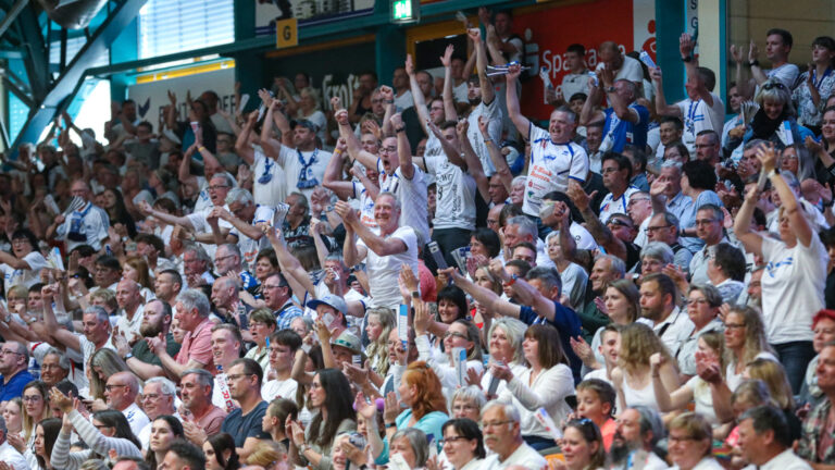 spielbericht-dresden-0623 Publikum beim letzten Saisonheimspiel 2022/23
