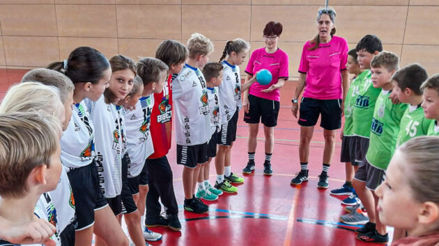 jugendspielbetrieb-01-1023 gemischte D-Jugend im Spiel gegen SV Finken Raguhn