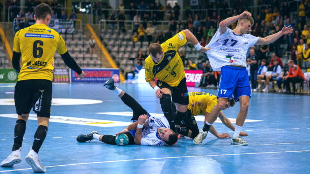 spielbericht-coburg-1123 Timo Löser im Spiel gegen den HSC 2000 Coburg Saison 2023/24