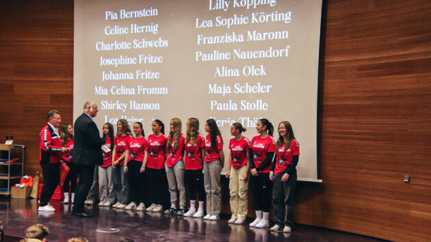 sportjugend-ehrung-1123 Ehrung der weiblichen C-Jugend der Saison 2022/23 durch den Stadtsportbund im November 2023