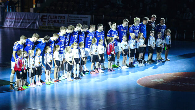 einlaufkinder-0224 DRHV-Team mit Einlaufkindern Saison 2023/24