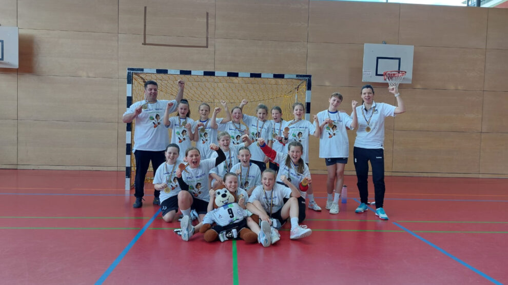 Recap-Beitragsbild weibliche E-Jugend der Saison 2023/2024