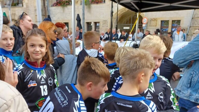 männliche E1 kurz vor dem Start beim 2-km-Lauf des 25. Dessauer City Run