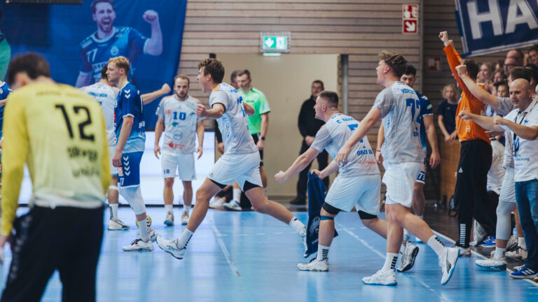 spielbericht_lübeck_1024 Großer Jubel nach dem 26:22-Erfolg gegen den VfL Lübeck-Schwartau Saison 2024/25