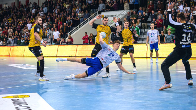 Tim Hertzfeld beim Spiel gegen den HSC 2000 Coburg Saison 2024/25