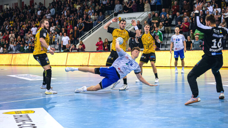 spielbericht_coburg_1124 Tim Hertzfeld beim Spiel gegen den HSC 2000 Coburg Saison 2024/25