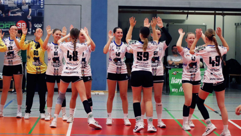 Die weibliche B-Jugend legt eine ungeschlagene Hinrunde in der Oberliga Sachsen-Anhalt hin | Foto: JSpG Kühnau/DRHV 06 Die weibliche B-Jugend legt eine ungeschlagene Hinrunde in der Oberliga Sachsen-Anhalt hin | Foto: JSpG Kühnau/DRHV 06