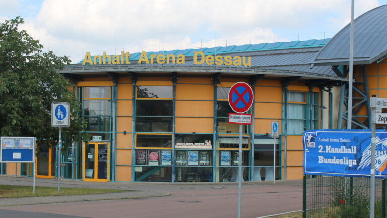 mobi_umfrage_0525 Anhalt-Arena Dessau