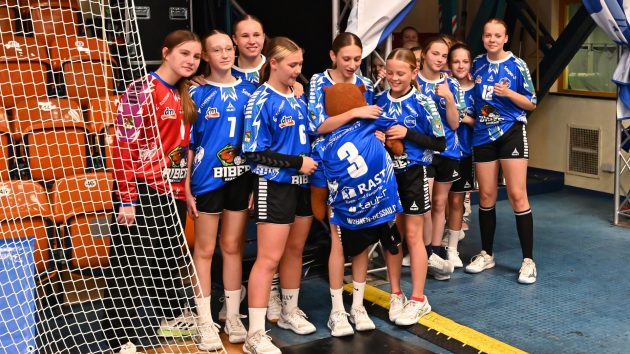 trikotübergabe_ba_drhv_1125 Trikotübergabe durch die Biber-Akademie für die Saison 2025/26