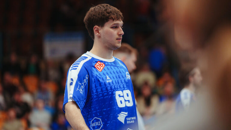 Niklas Döbbel im DRHV-Trikot Saison 2025/26
